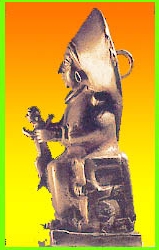 arinna.jpg - Un colgante de oro, entre el 1400-1200 a.C. muestra a la diosa hitita del sol Arinna.
